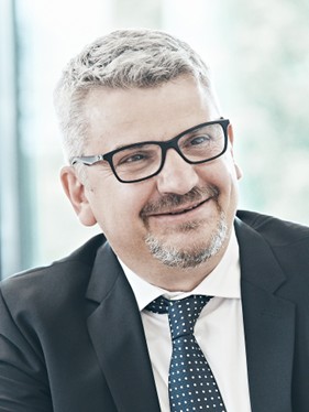 Arben Gashi – Vereidigter Übersetzer und Gründer von Gashi Lingua